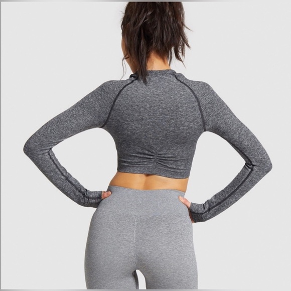 Gymshark Adapt Mark Seamless Long sleeve in colour black/grey - Picture 2 of 4